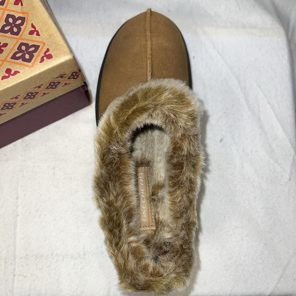 NIB Skechers Women's Brown Suede Fortress Faux Fur Lined Slides Thick Sole Sz 8 - Picture 3 of 6